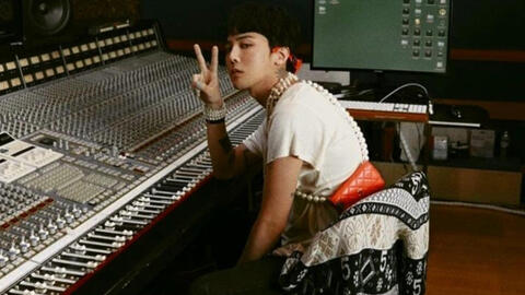 權(quán)志龍最新Instagram瞬間，潮流引領(lǐng)者的時(shí)尚風(fēng)采展現(xiàn)