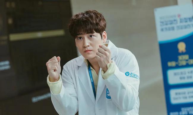 高勝演員，演藝之路的閃耀之星