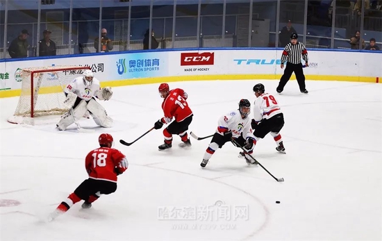 冰球比賽門票，自然美景之旅的激情邀請