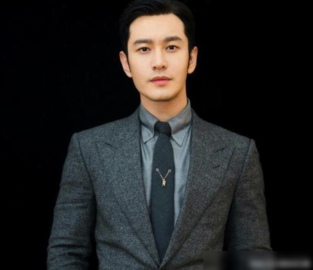 長臉男明星與小巷特色小店的奇妙故事