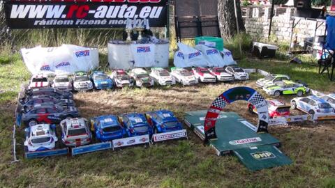 RC遙控車比賽，速度與激情的盛宴視頻欣賞