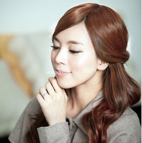 韓國(guó)流行發(fā)型大全下載，探索小巷深處的時(shí)尚秘境