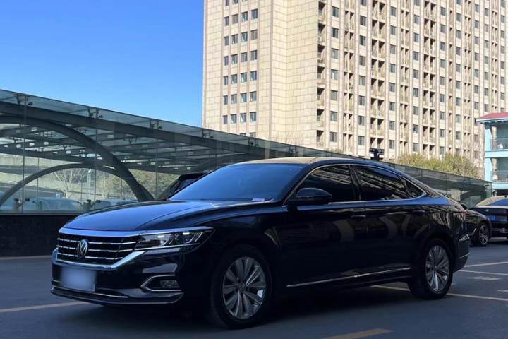 大眾帕薩特最新款330探秘小巷特色小店