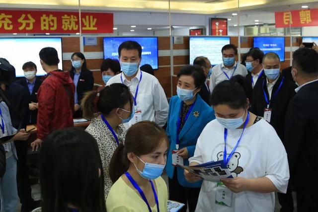 新興縣工廠招聘最新動態(tài)，變化中的機遇與交響樂章般的自信成長之路