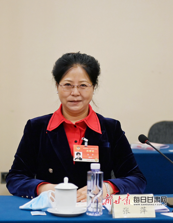 張萍的成長之路，變化是階梯，學(xué)習(xí)鑄就自信與成就