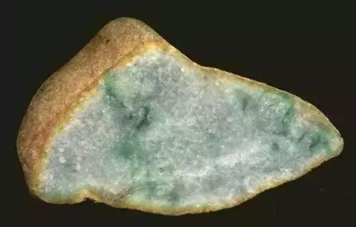 揭秘賭石最新動(dòng)態(tài)，探尋神秘世界的未知奇跡！