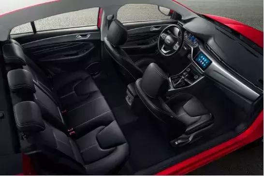 艾5銷量最新動態(tài)，小城汽車狂歡背后的溫馨故事與銷量增長