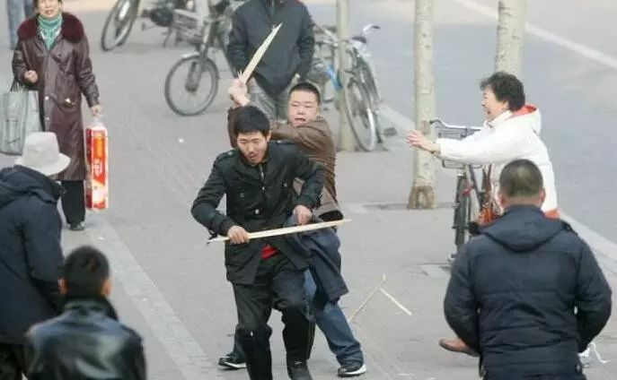 山東江蘇沖突后續(xù)，勵志故事揭示變化中的自信與成就感