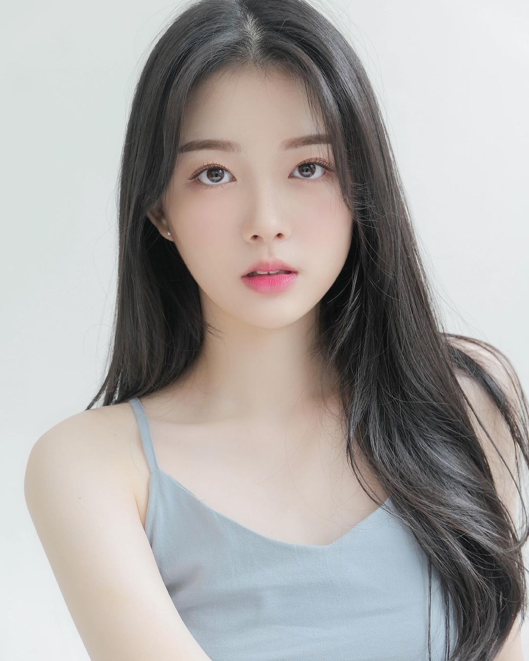 韓模sua最新精品14頁，科技重塑時尚魅力的獨特展現(xiàn)