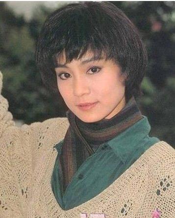 總裁落魄新妻，勵志故事中的蛻變與挑戰(zhàn)之路